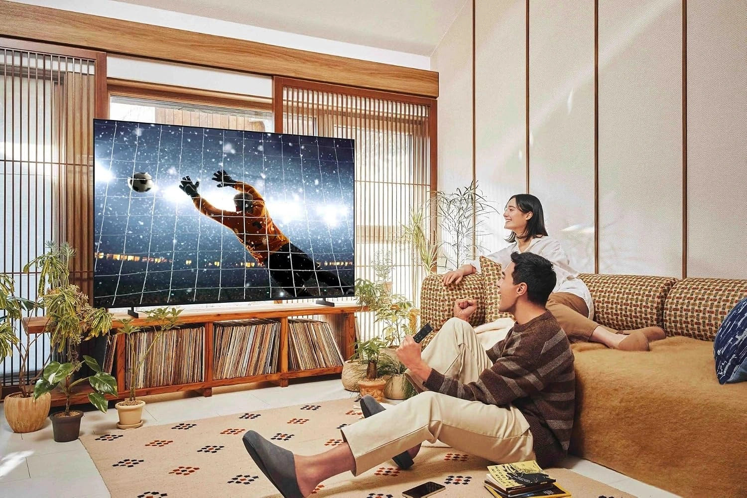 Samsung TV 43 Pouces Crystal UHD U7025F 4K Smart TV, Couleurs Incroyables avec Crystal Processor 4K, ¨¦coutez Tous Les Haut-parleurs avec Q-Symphony
